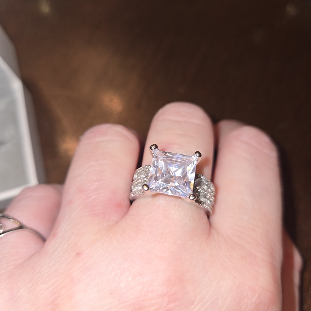 Elegant Silver Women's Ring